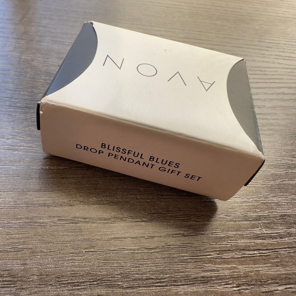 Avon Blissful Blues Drop Pendant Gift Set Vintage Style 2011 Art Deco Boho - Picture 10 of 11